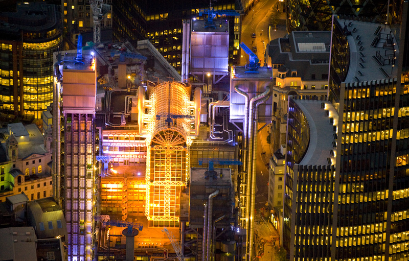 Illustration for article titled Spectacular Night Photography of London Causes Awe, Vertigo